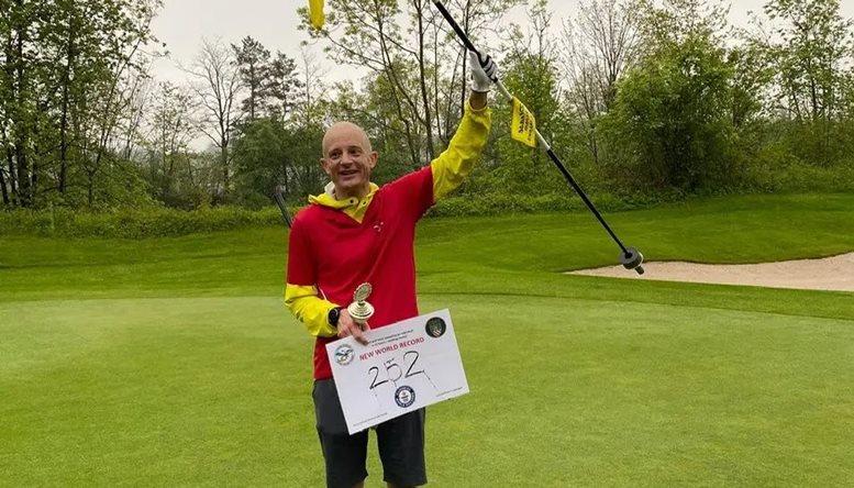Golfer Thụy Sĩ lập kỷ lục thế giới khi chơi 252 hố một ngày